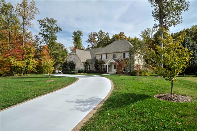 1047 Ridglea Dr