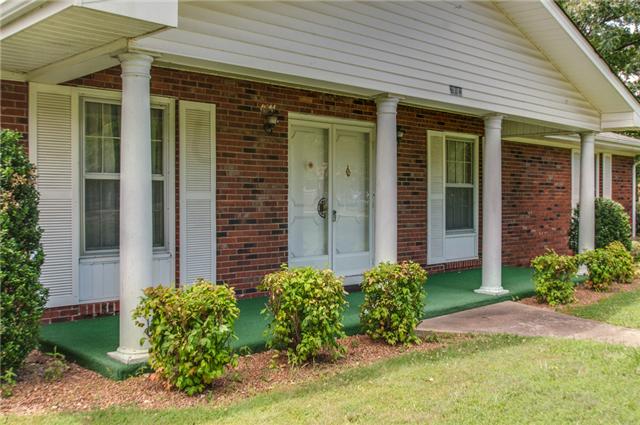 302 Luther Rd