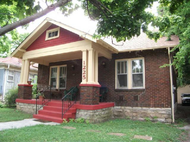 1225 Villa Pl
