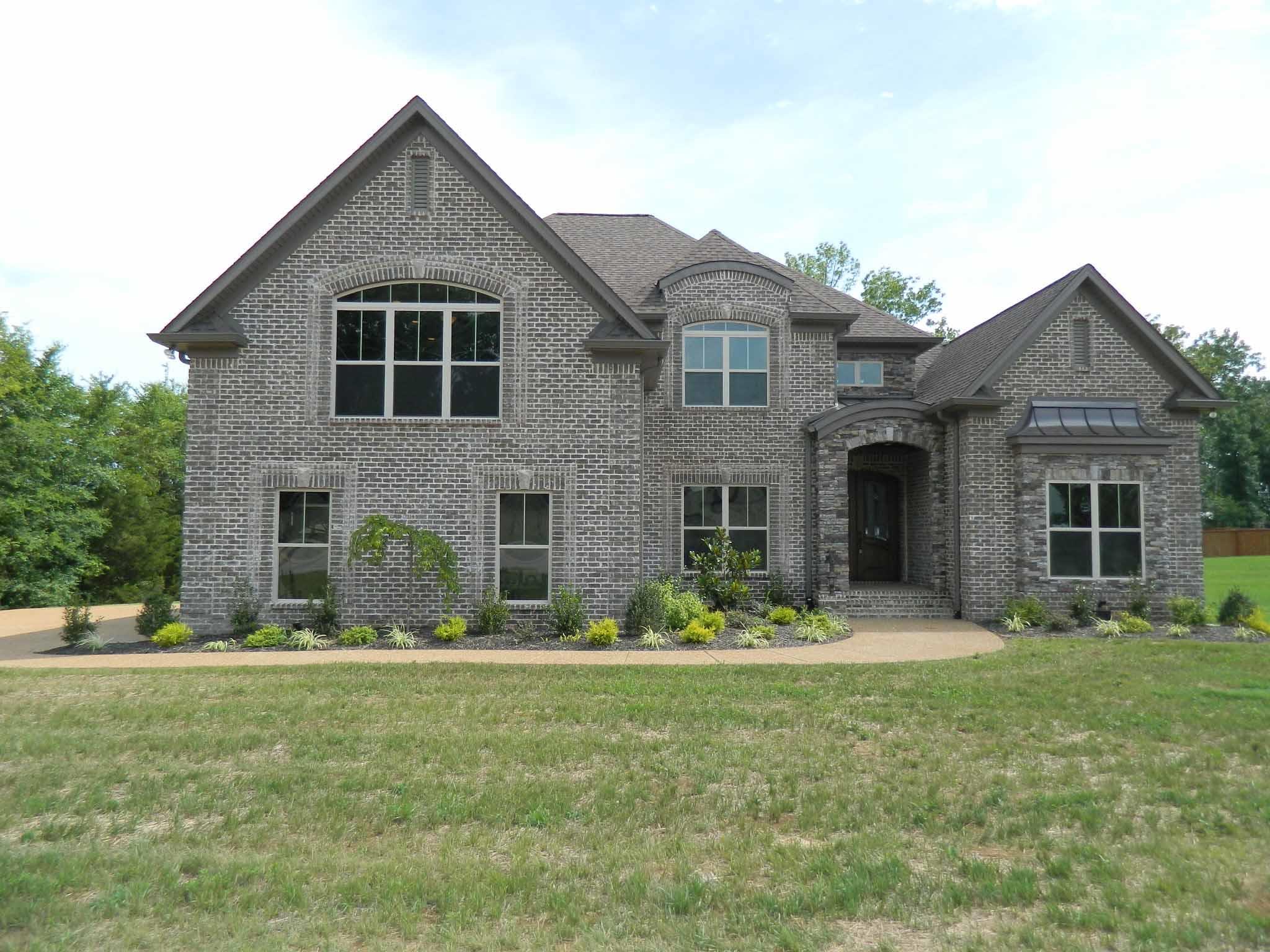 906 Harrisburg Lane