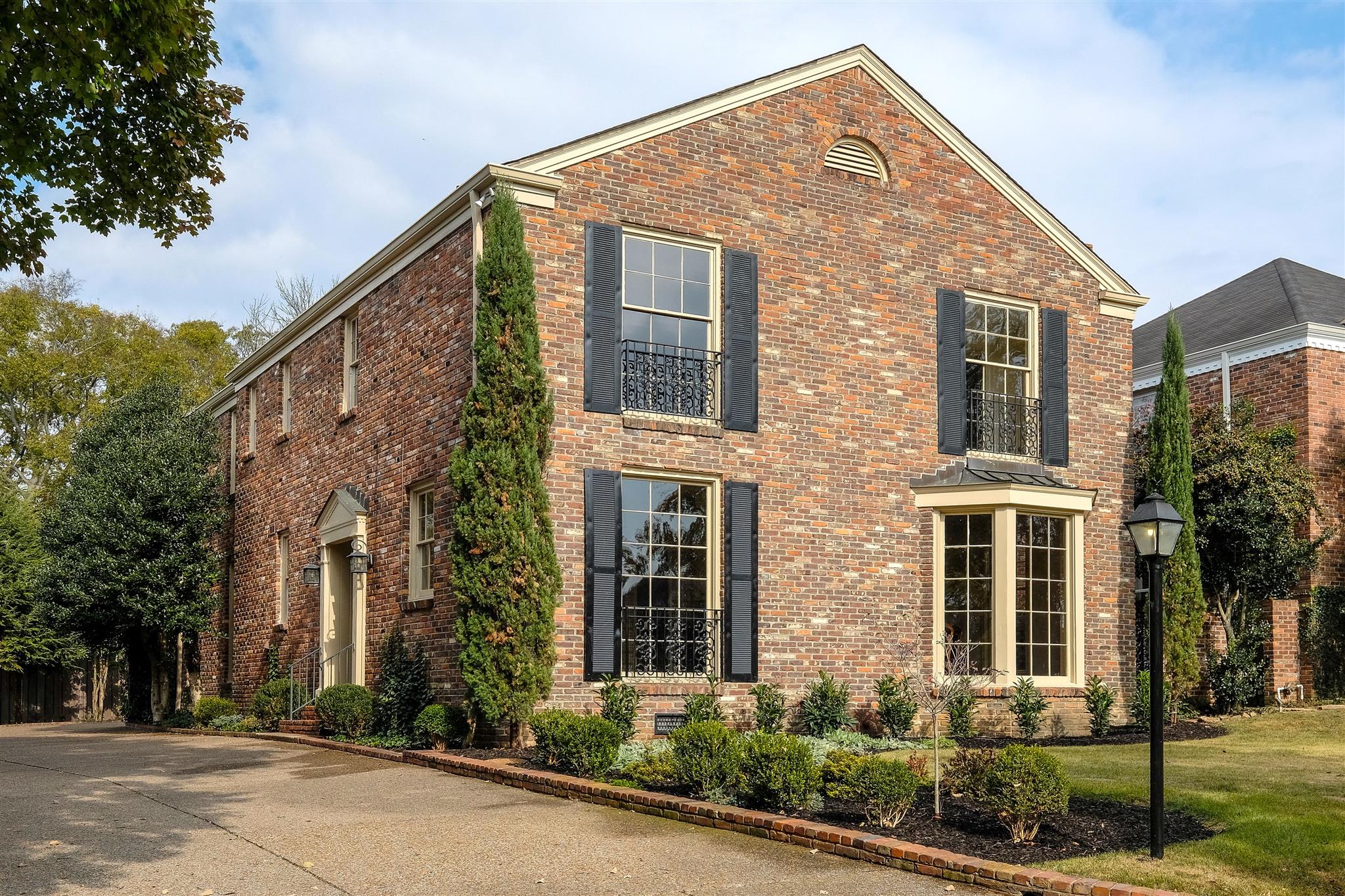 8 Peach Blossom Sq