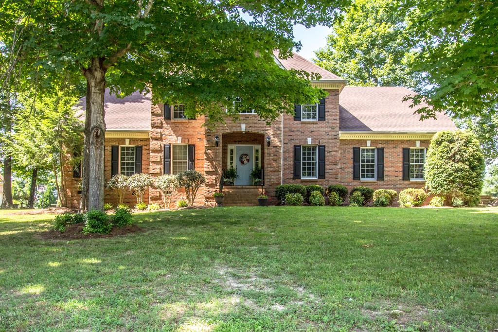 1030 Ridglea Drive