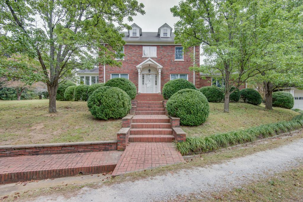 507 Center Avenue