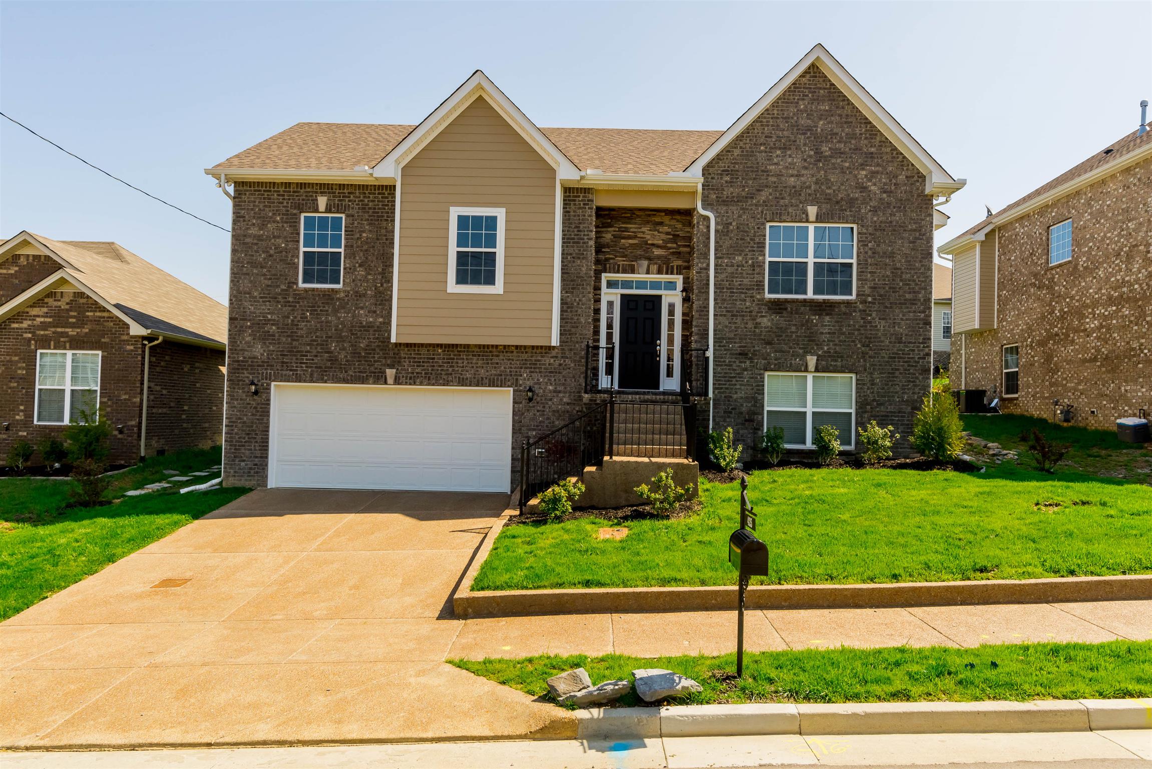 425 Chinook Dr