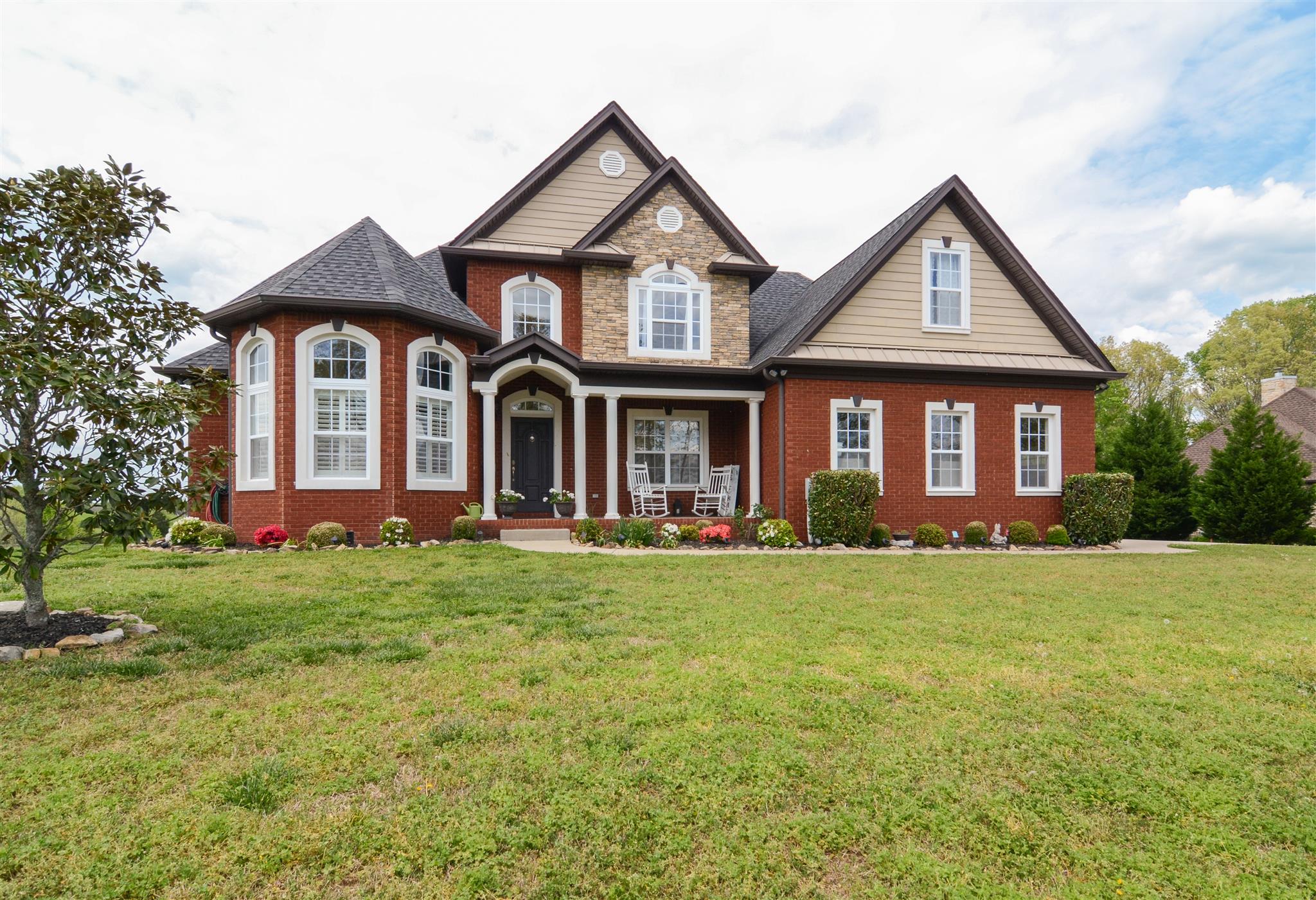 107 Inverness Dr