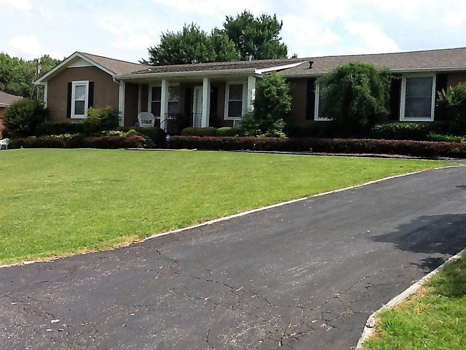 404 LYLE LANE