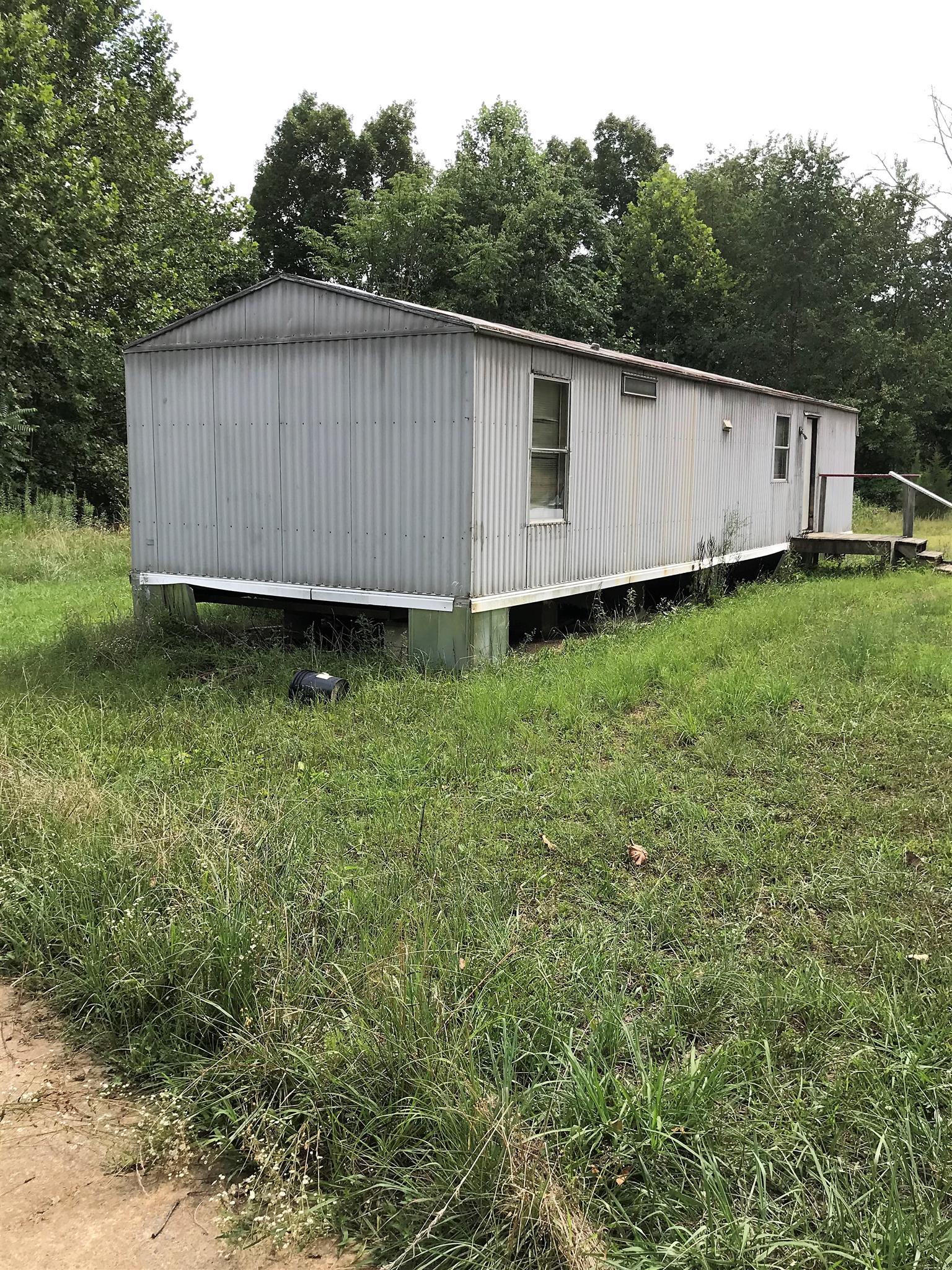 161 Oaktree Ln