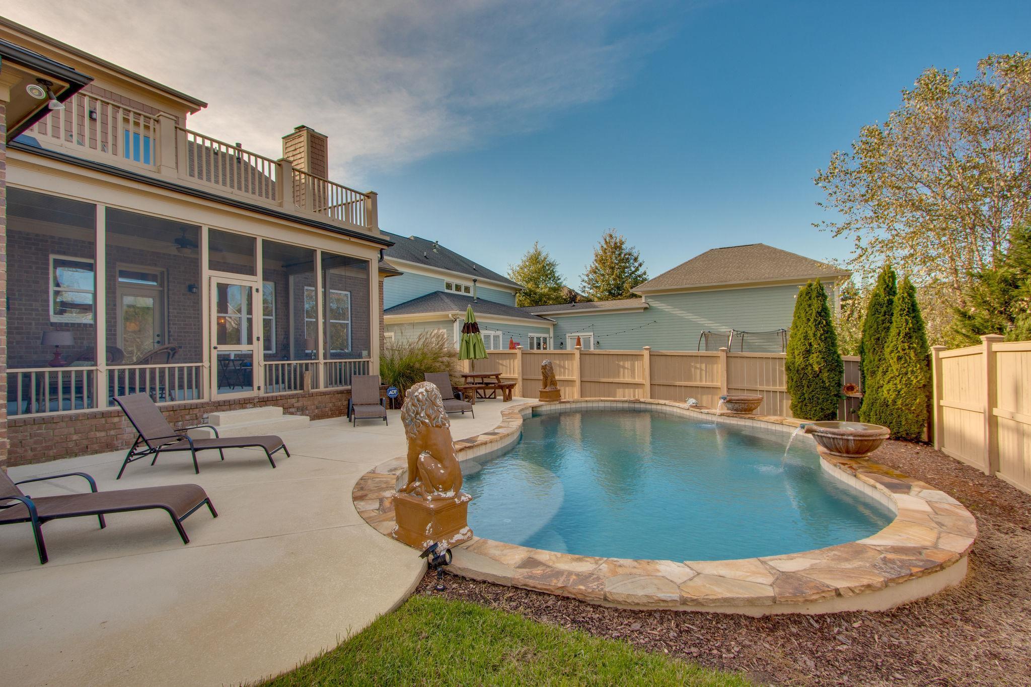 1552 FLEETWOOD DRIVE
