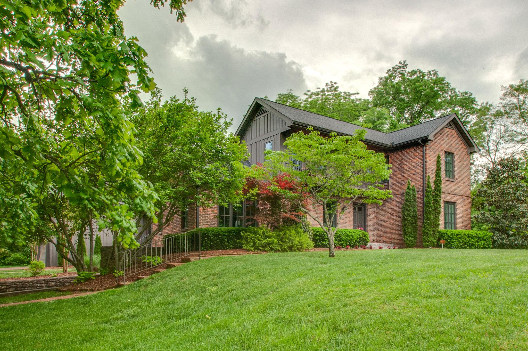 1135 Sewanee Rd