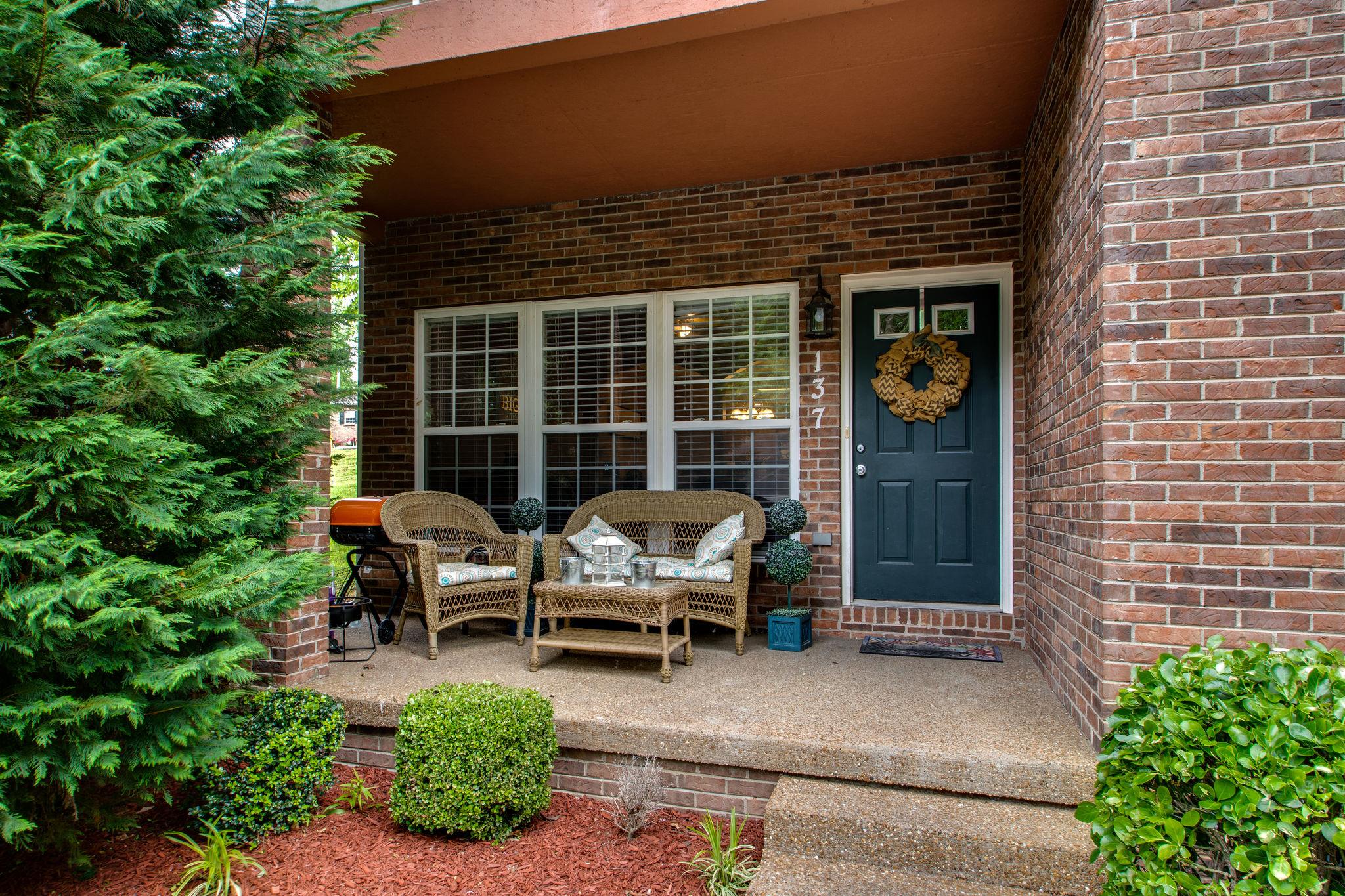 137 Eastdale Ln