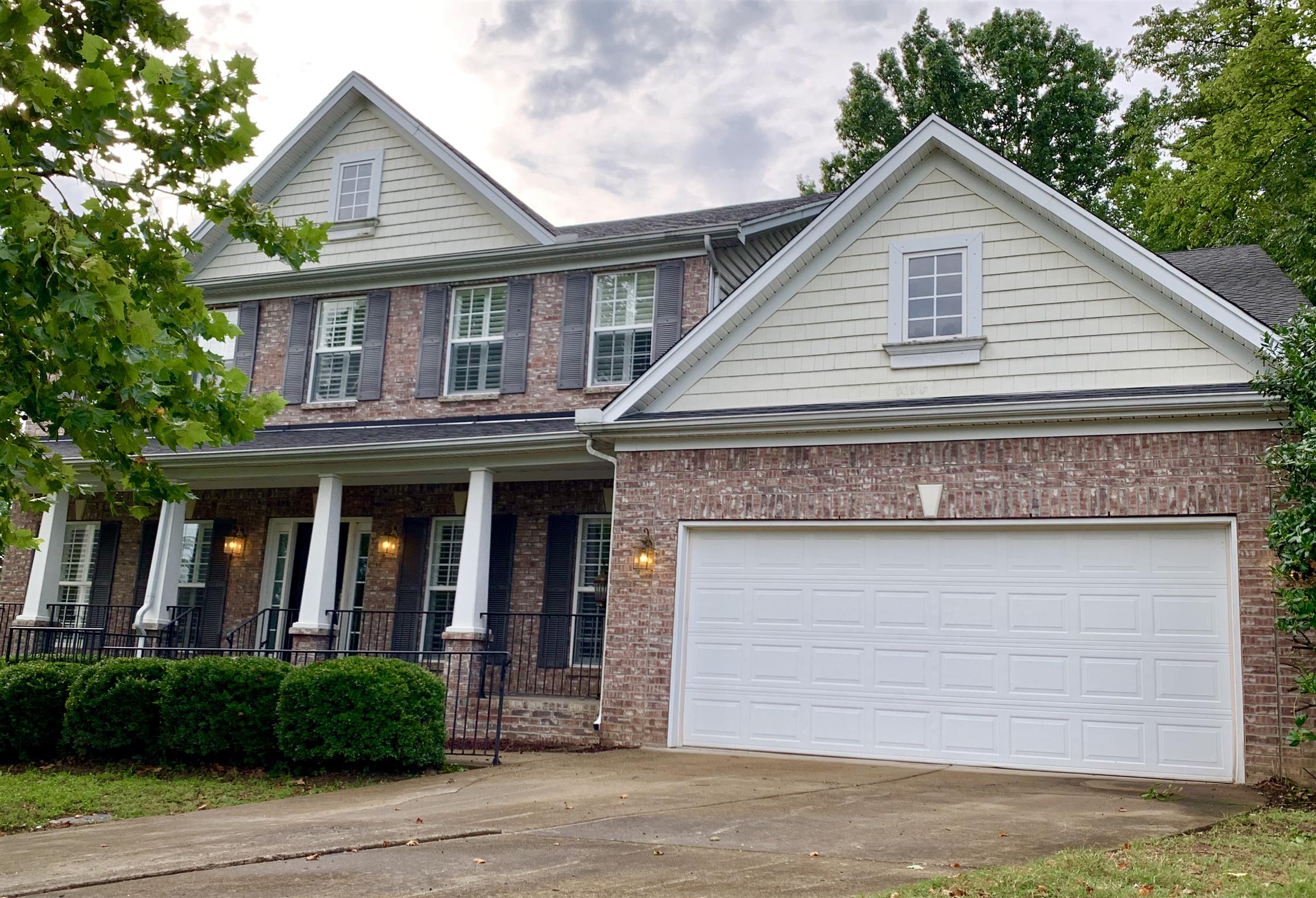 819 Silverbrook Ct