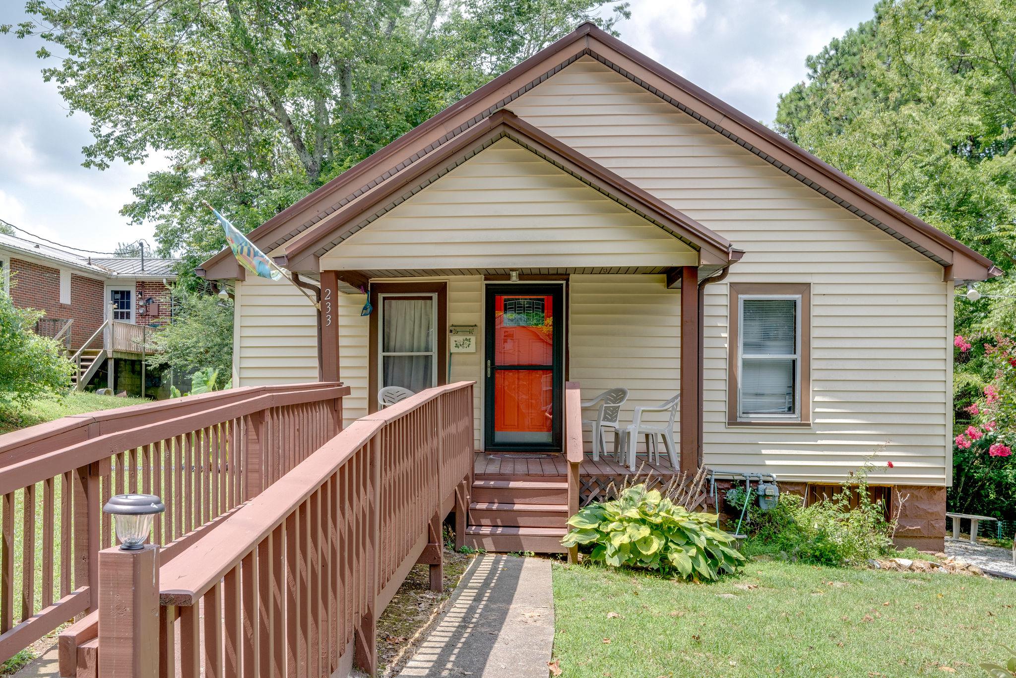 233 McCreary Hts