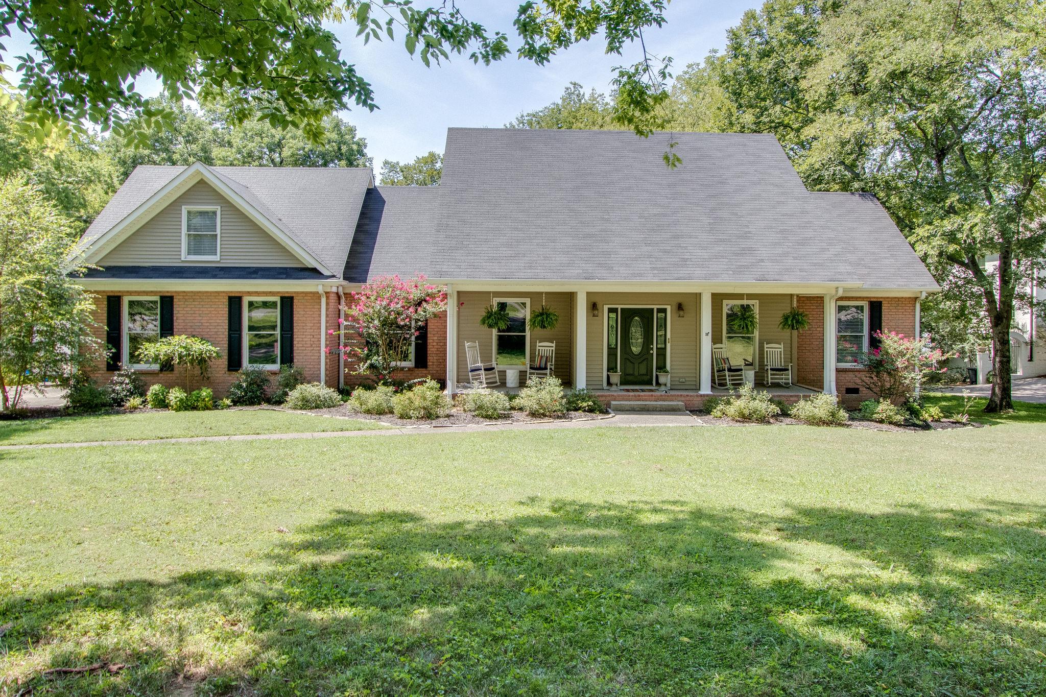242 Lake Terrace Dr