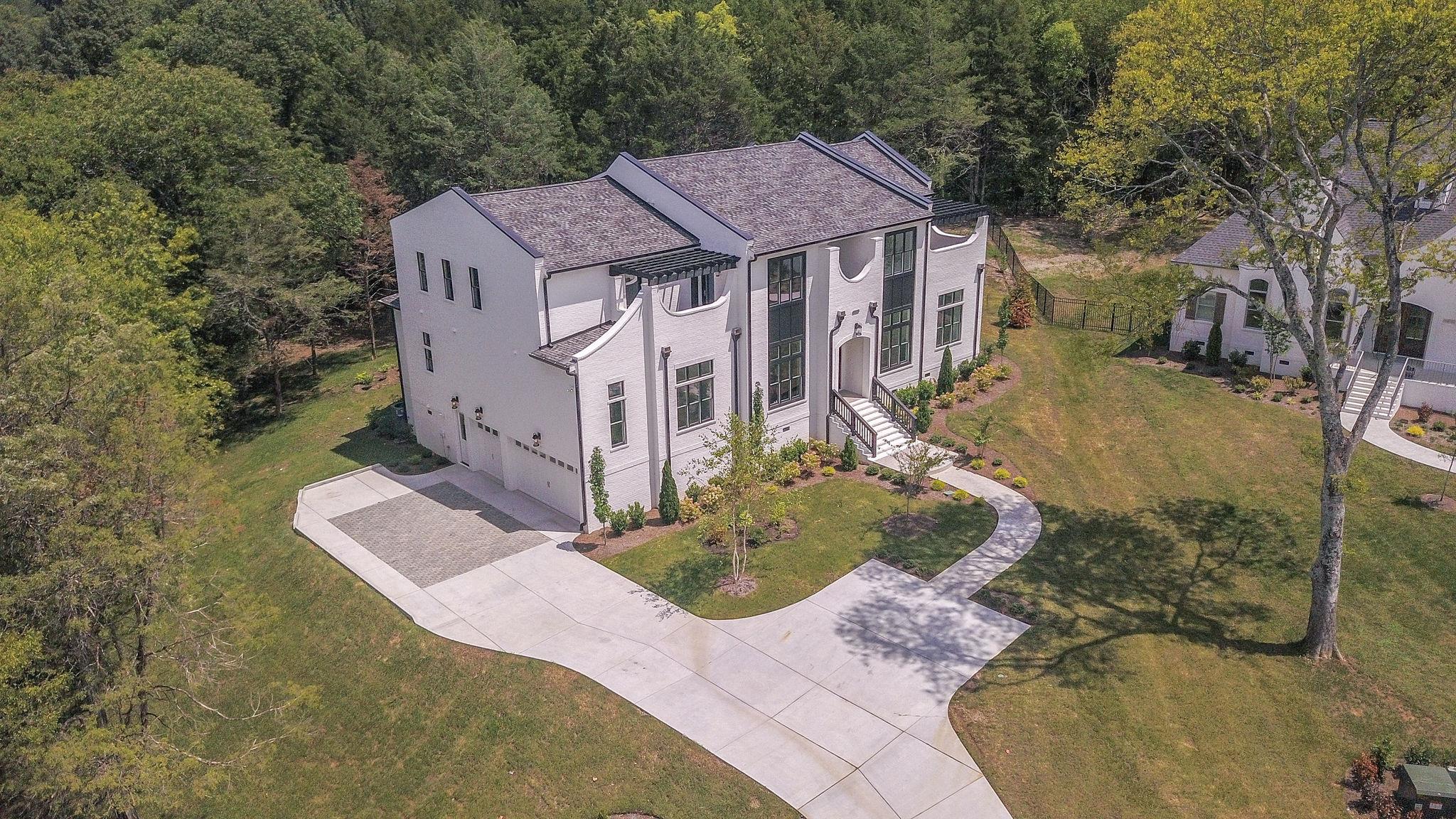 5610B Granny White Pike