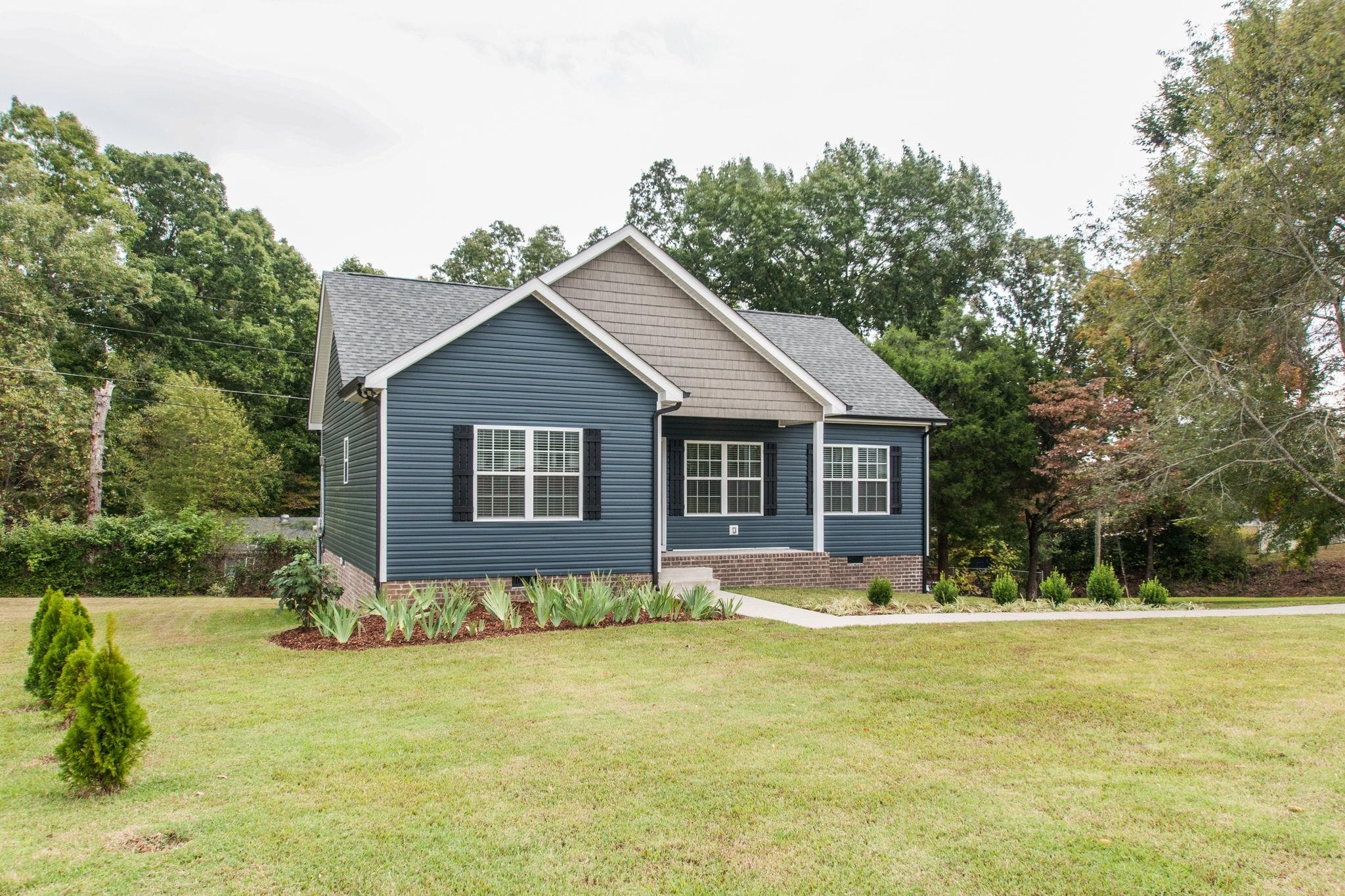 100 Dogwood Lane