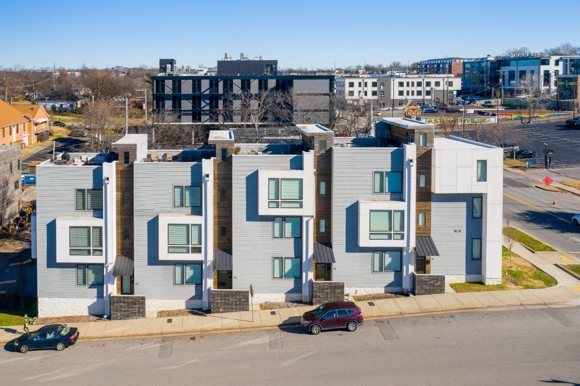 102 8th Street, N