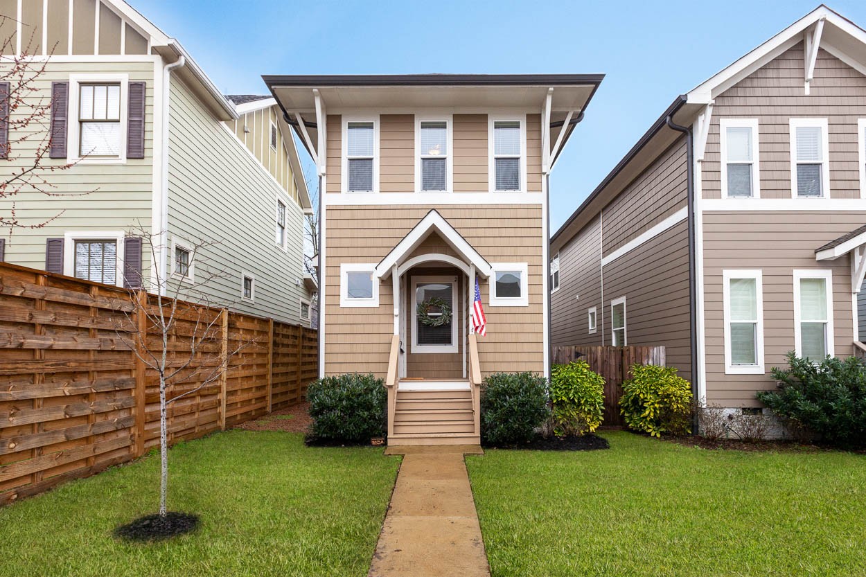 4303A Dakota Ave