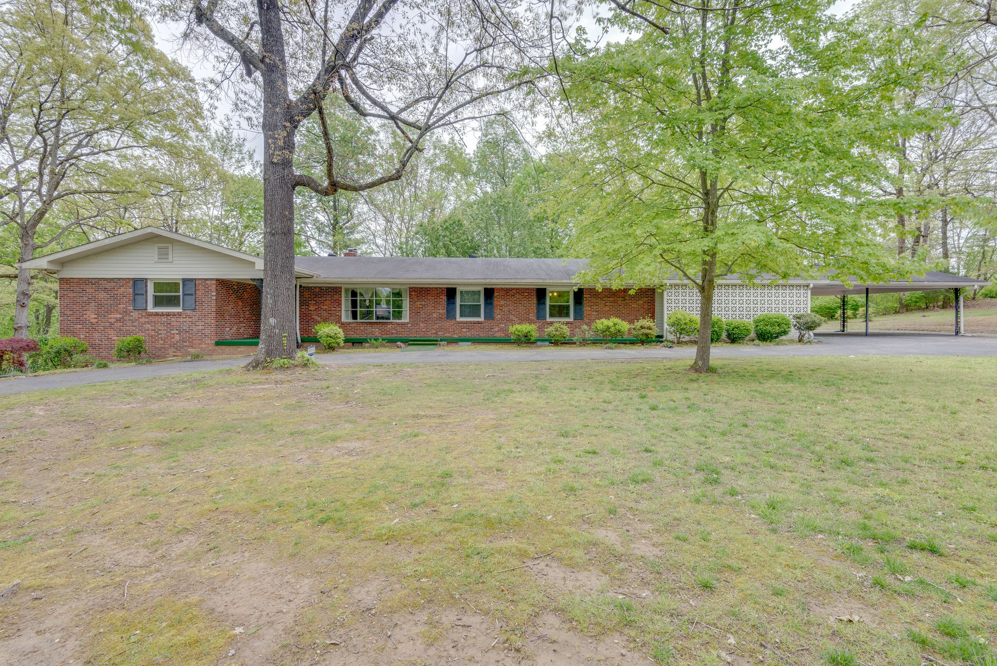 102 Lee Rd