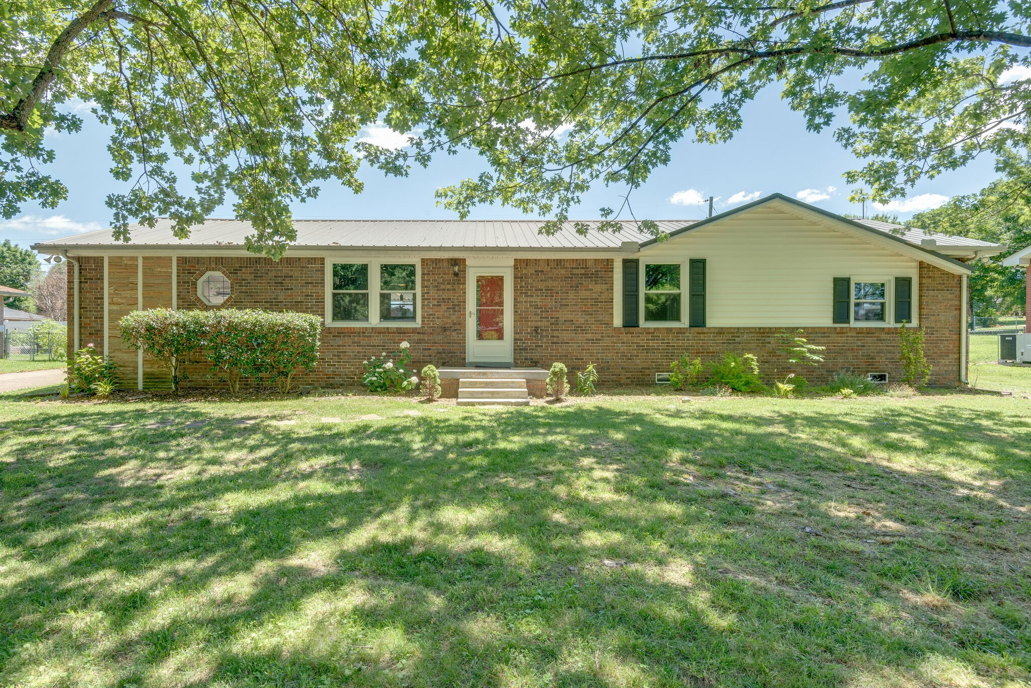 207 Sunset Rd