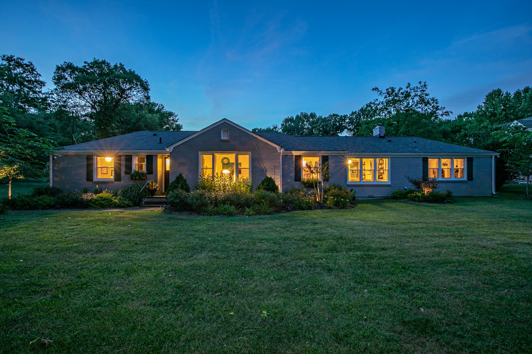 6312 Robin Hill Rd