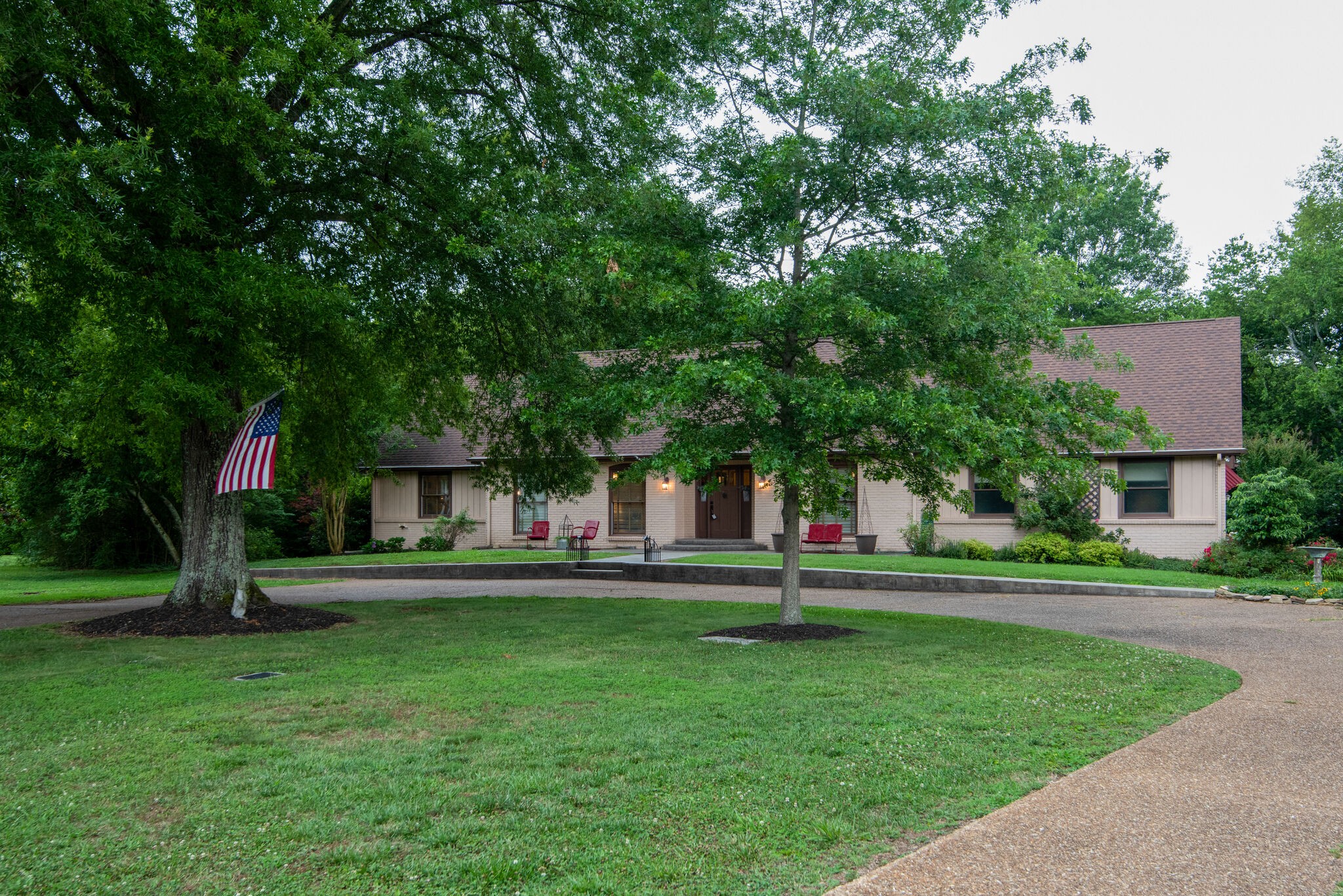 6204 River Ct