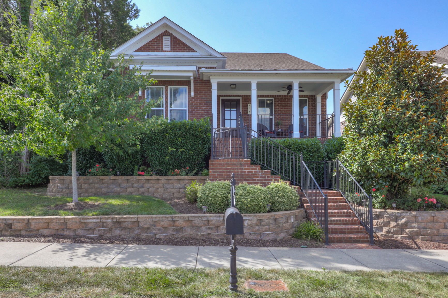 635 Westcott Ln