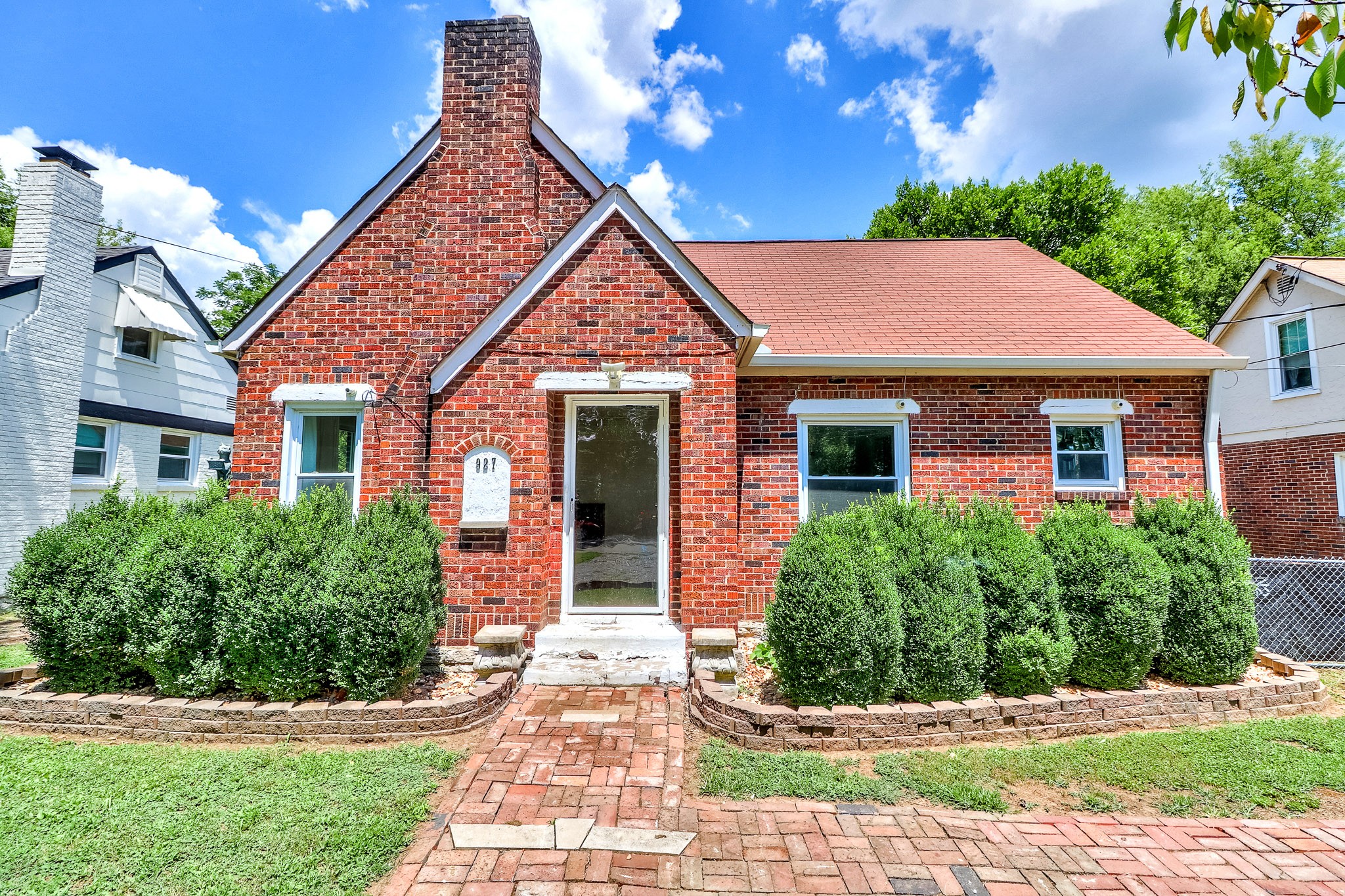 927 McClurkan Ave