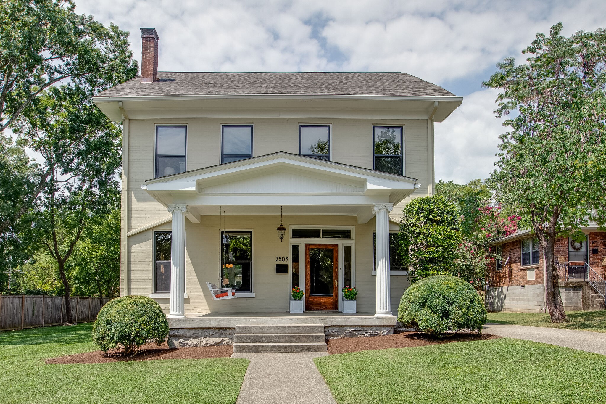 2509 Oakland Ave