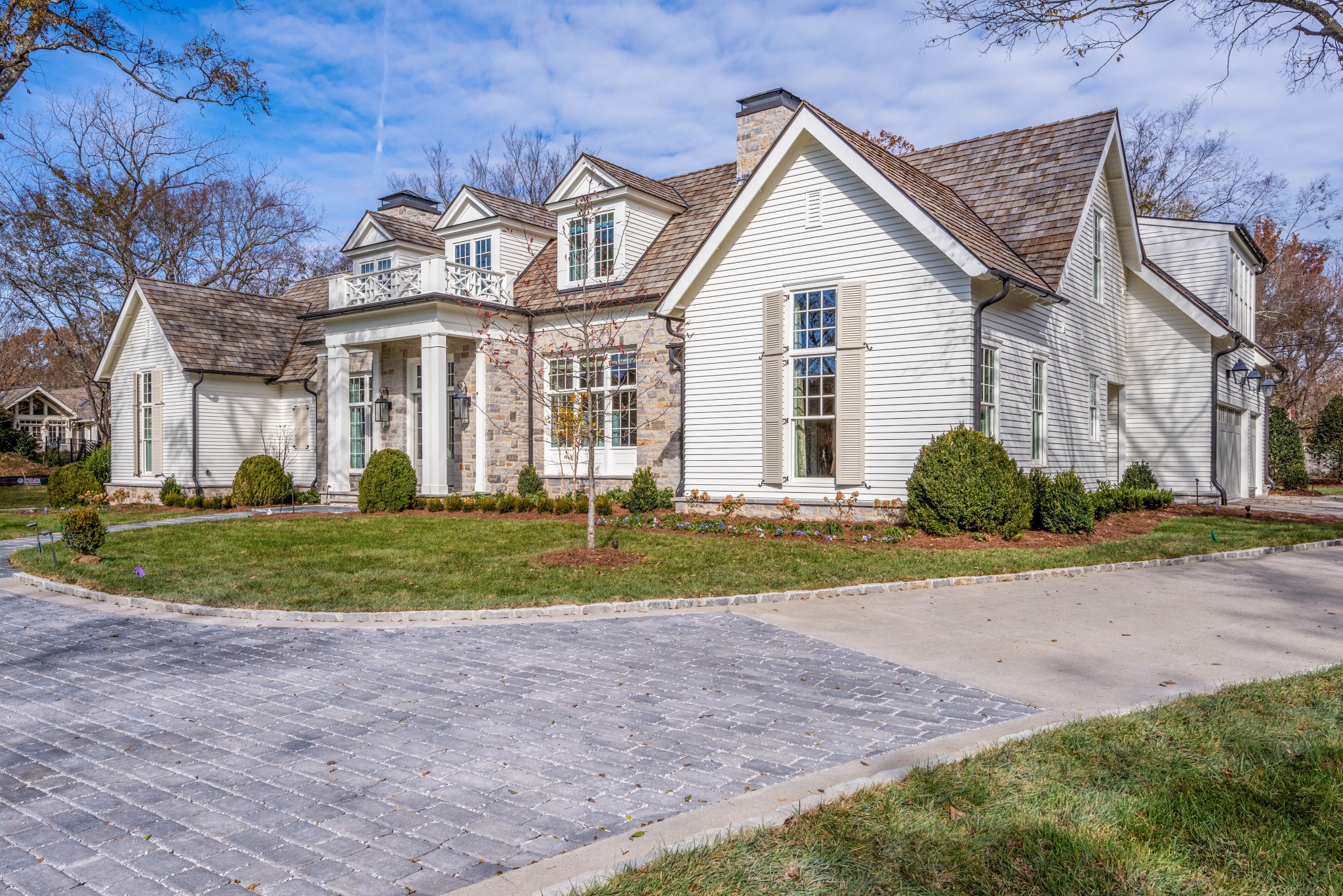 2212 Tyne Blvd