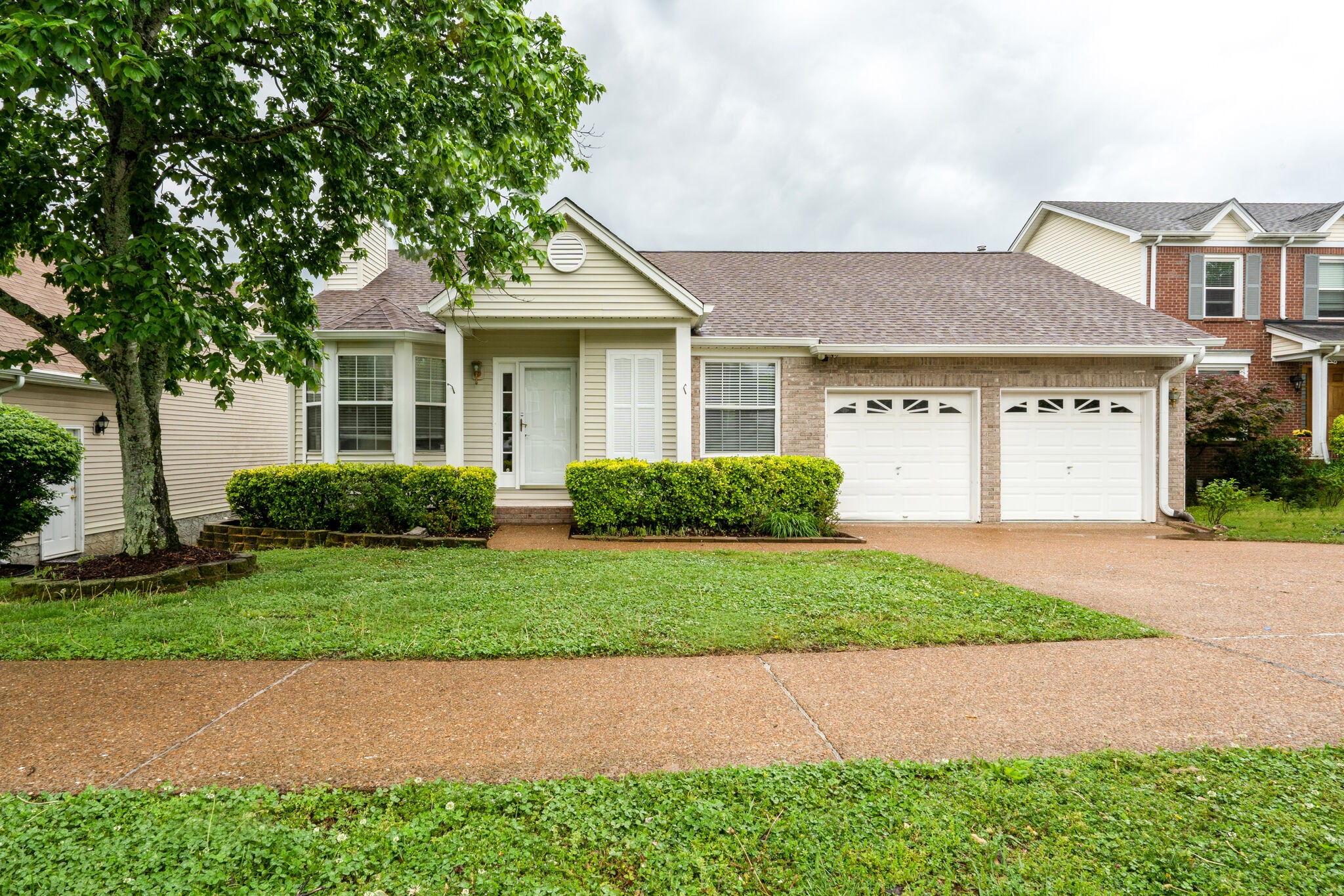 1028 Meandering Way