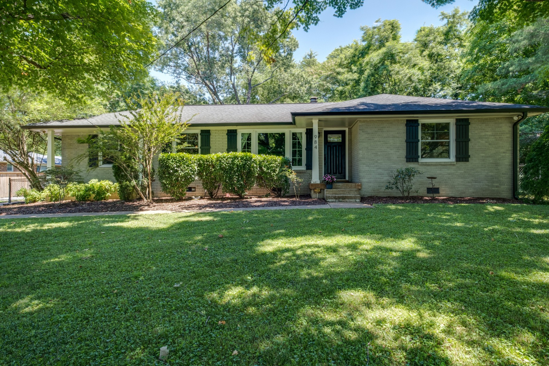 984 Davidson Dr