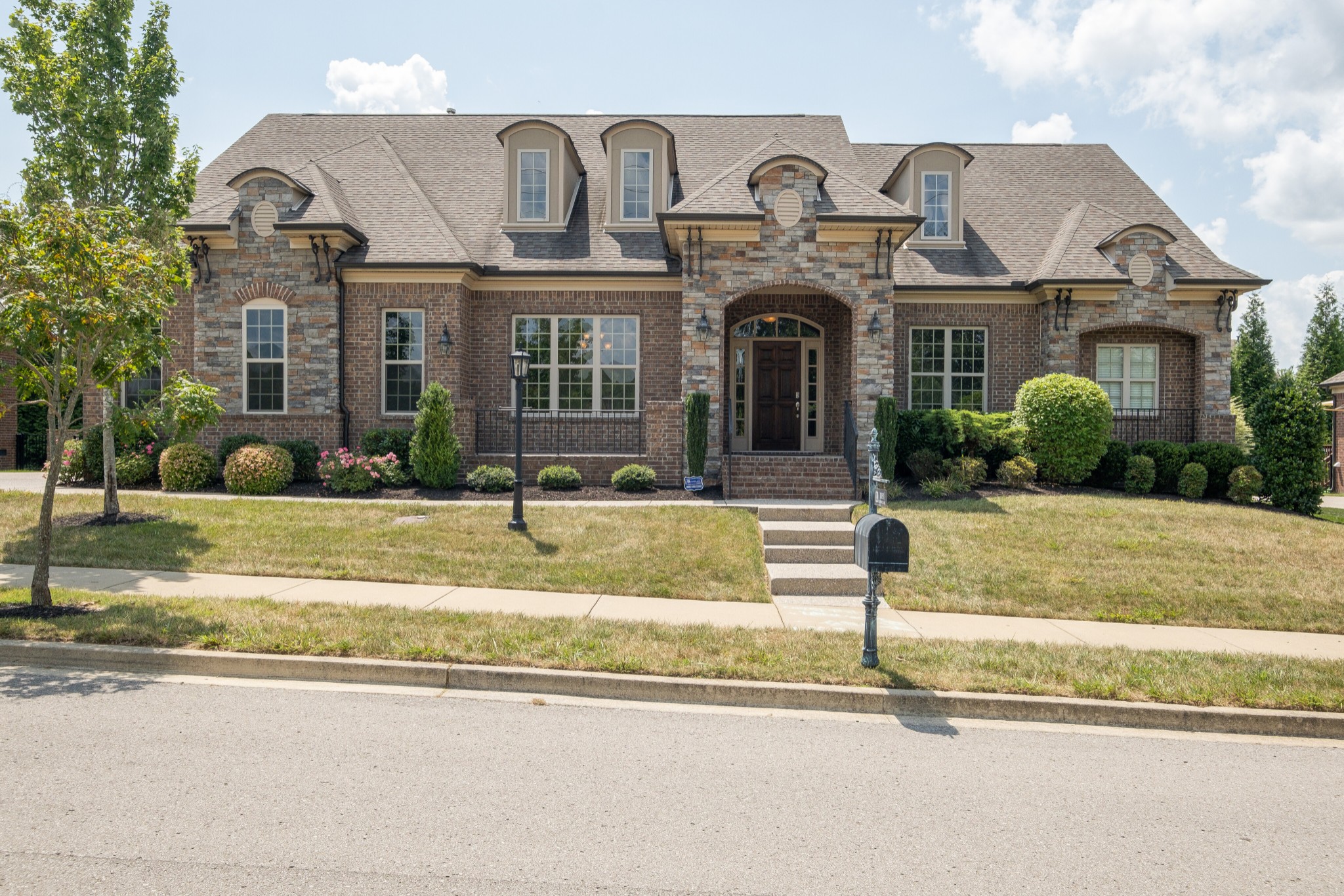 1051 Harwick Dr