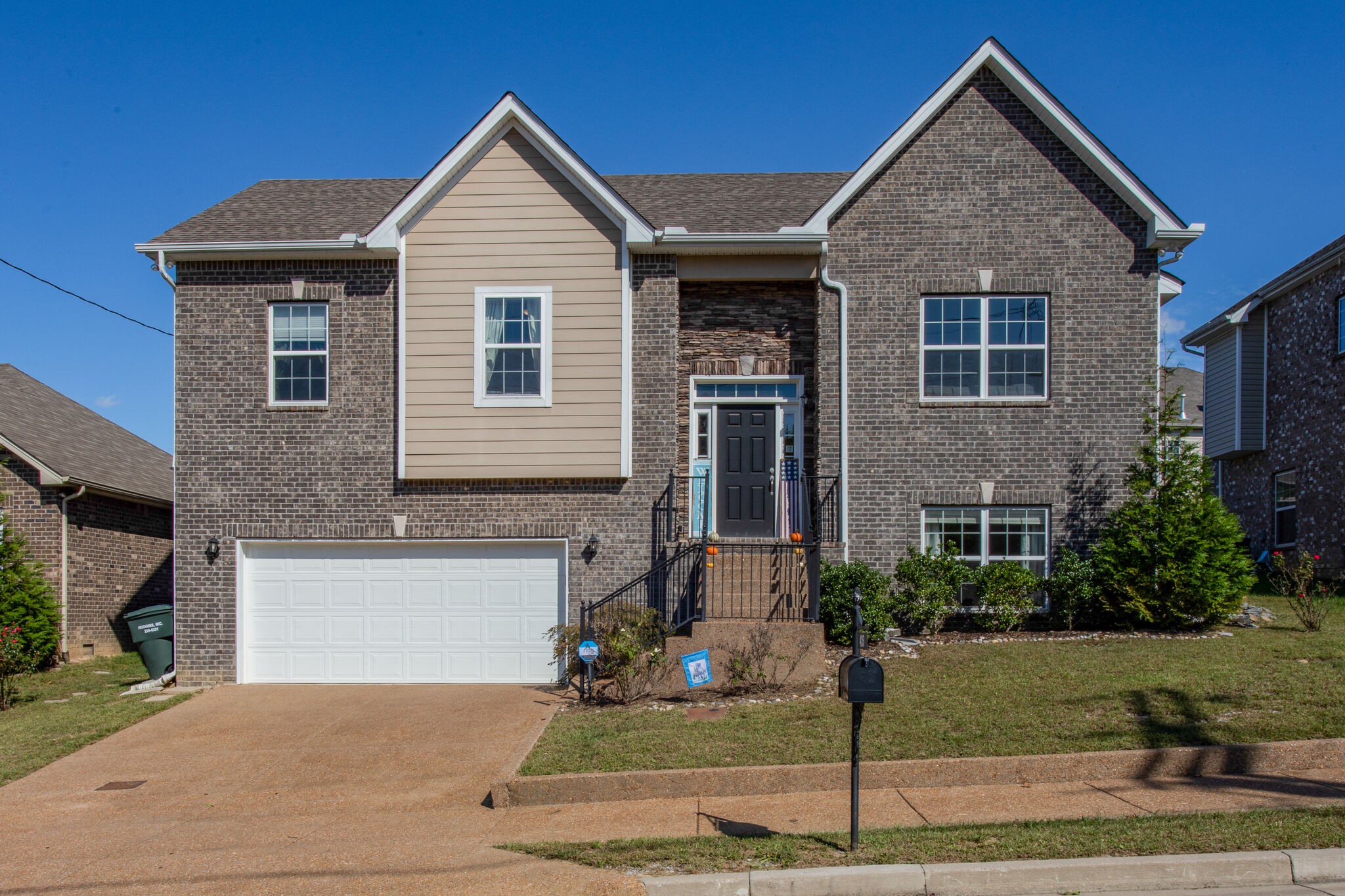 425 Chinook Dr