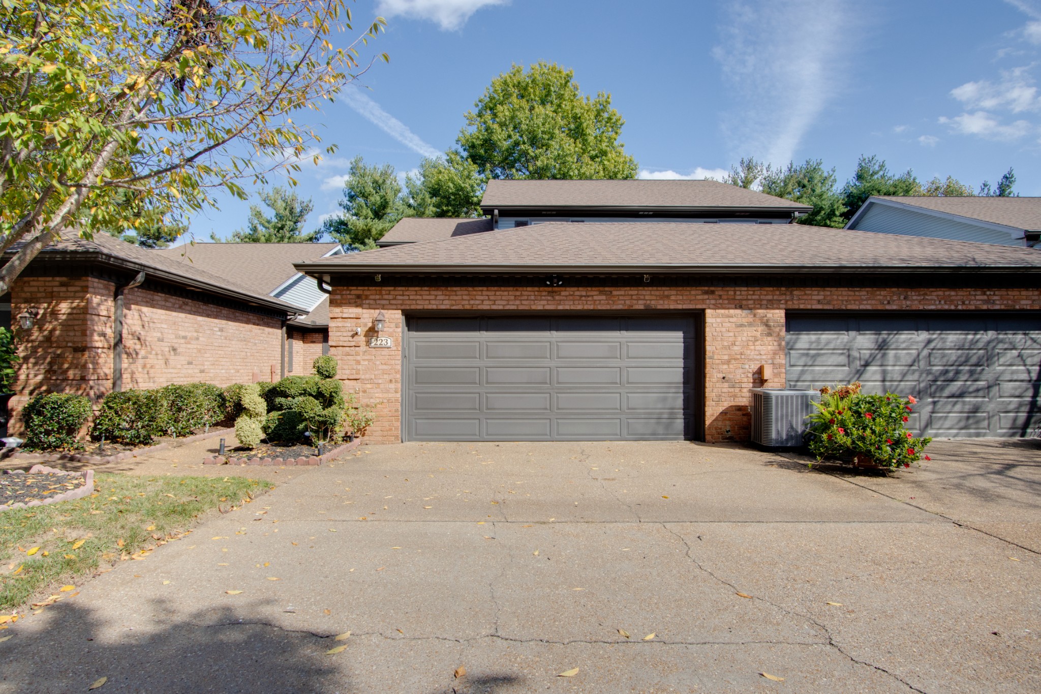 223 Hearthstone Manor Ln