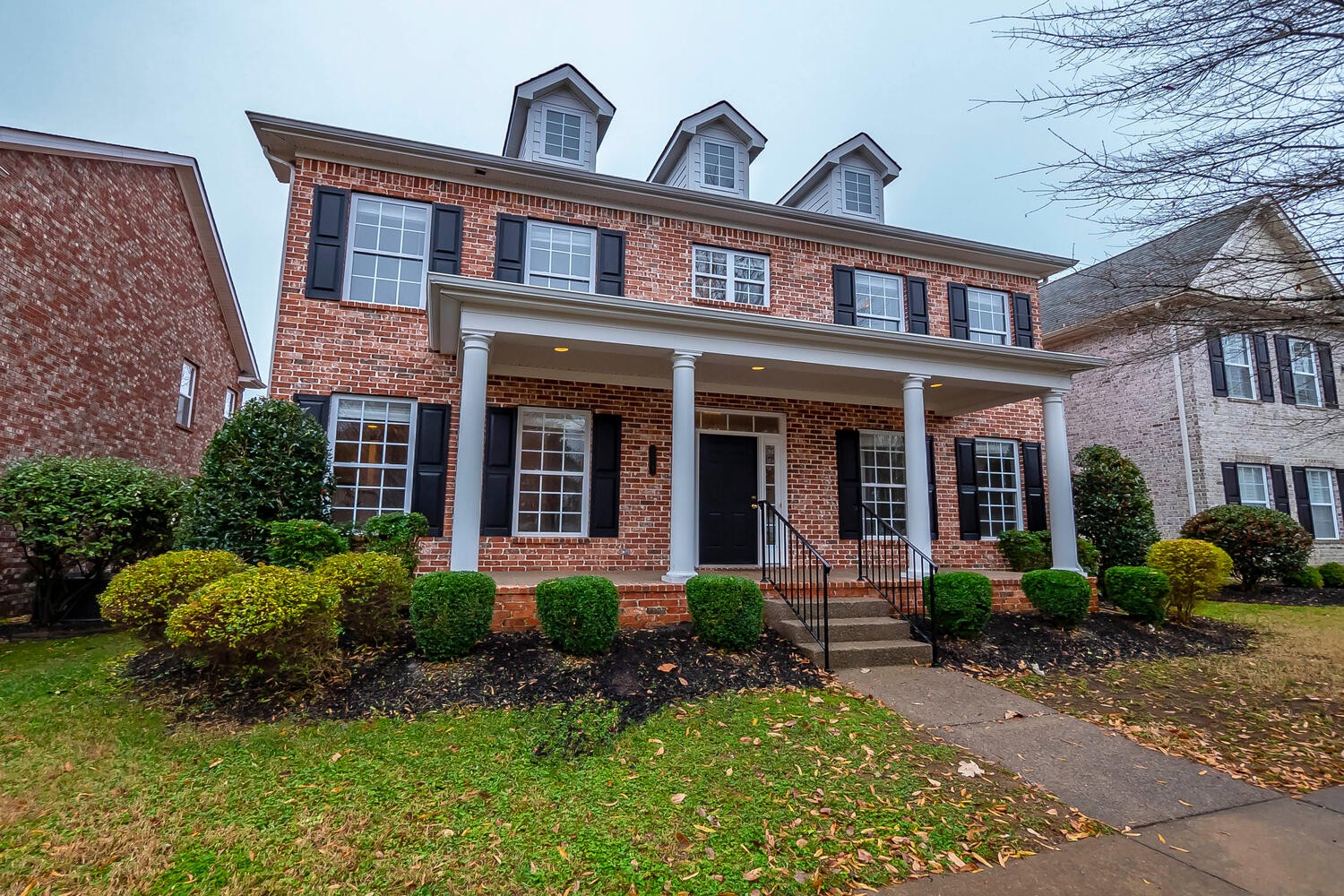 313 Meadowglade Ln