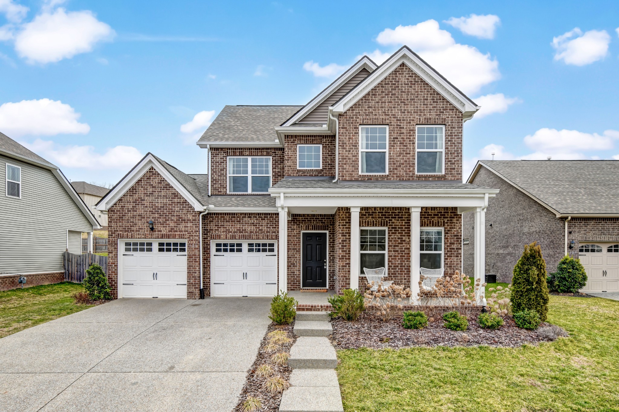 121 Lightwood Dr