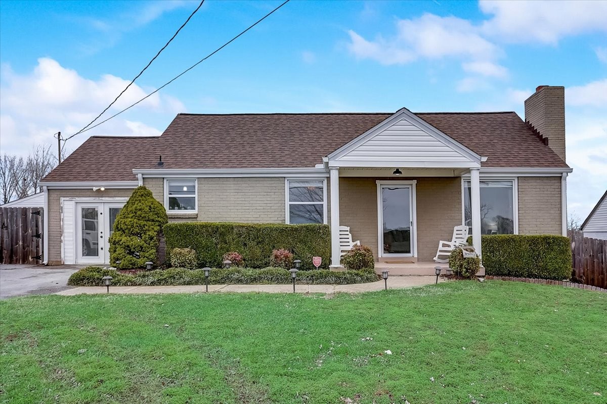 2404 Maplecrest Dr