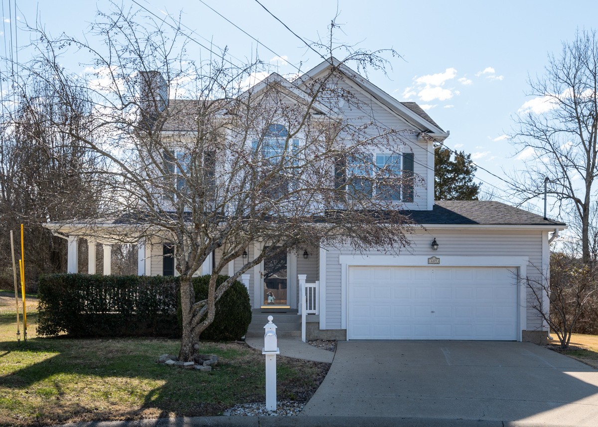 609 Hallbrook Ct