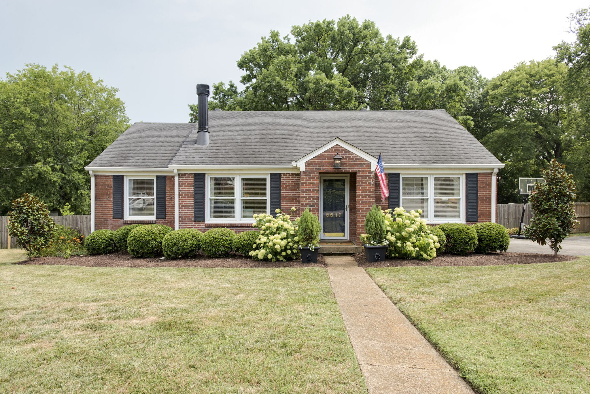 5617 Knob Rd