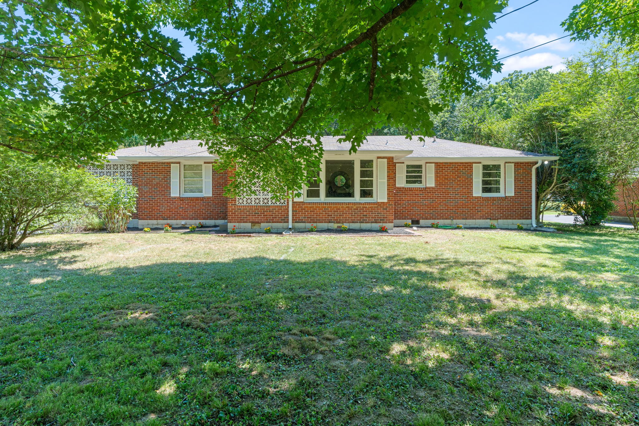 2103 Cooper Ln