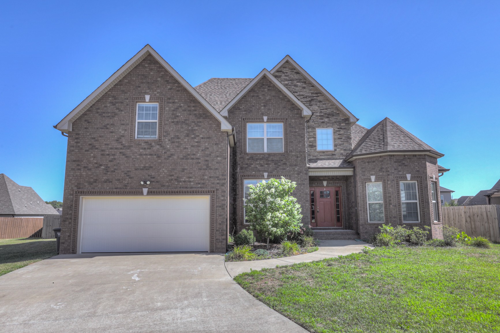 1221 Gardenia Ln