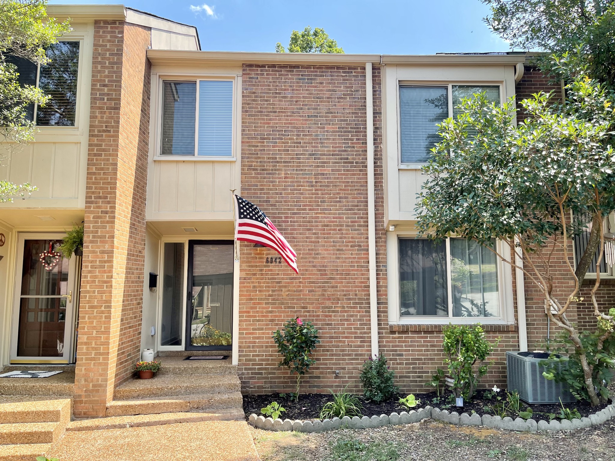 6942 Highland Park Dr