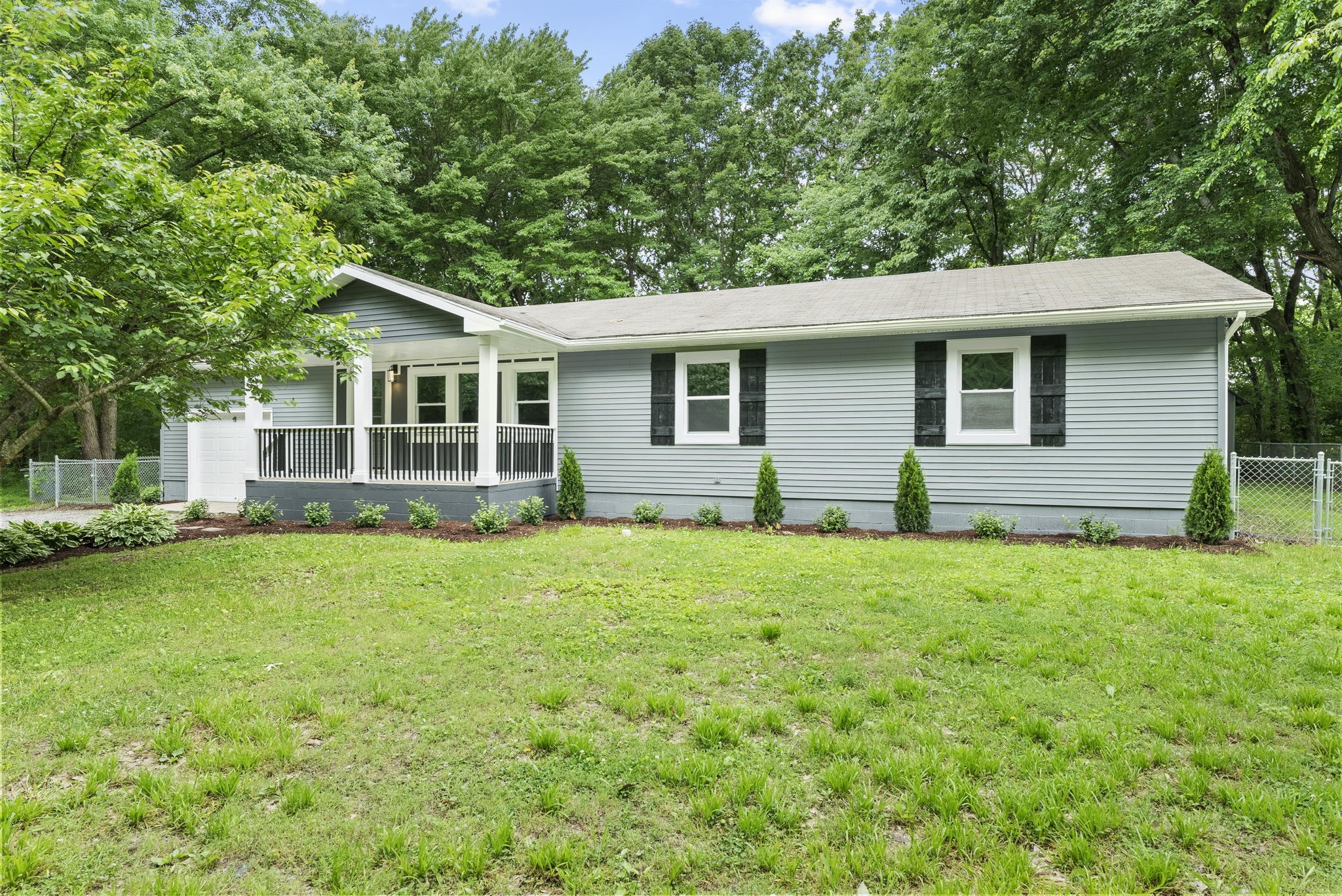 109 W Longview Dr