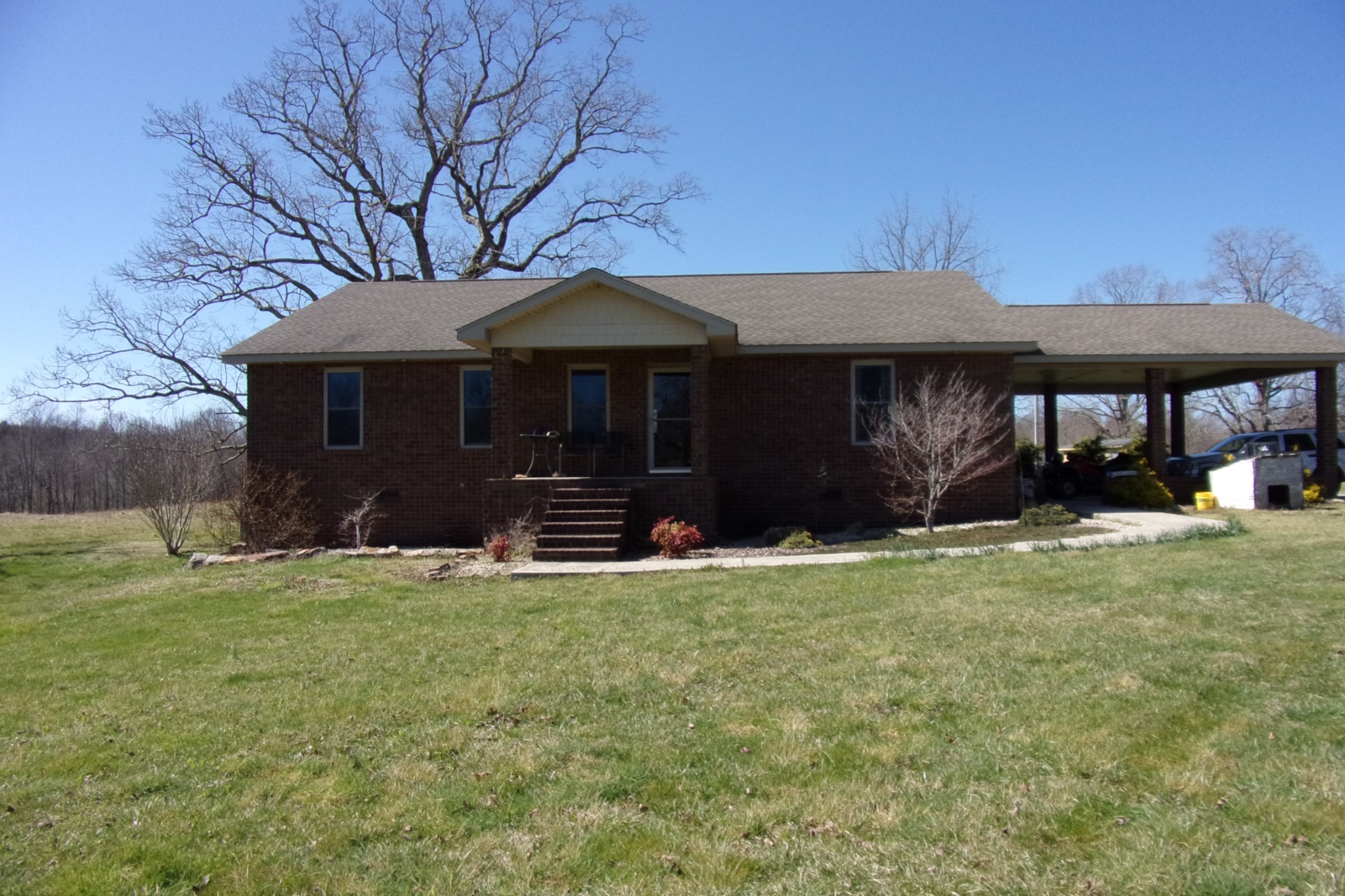 102 Freemont Ln