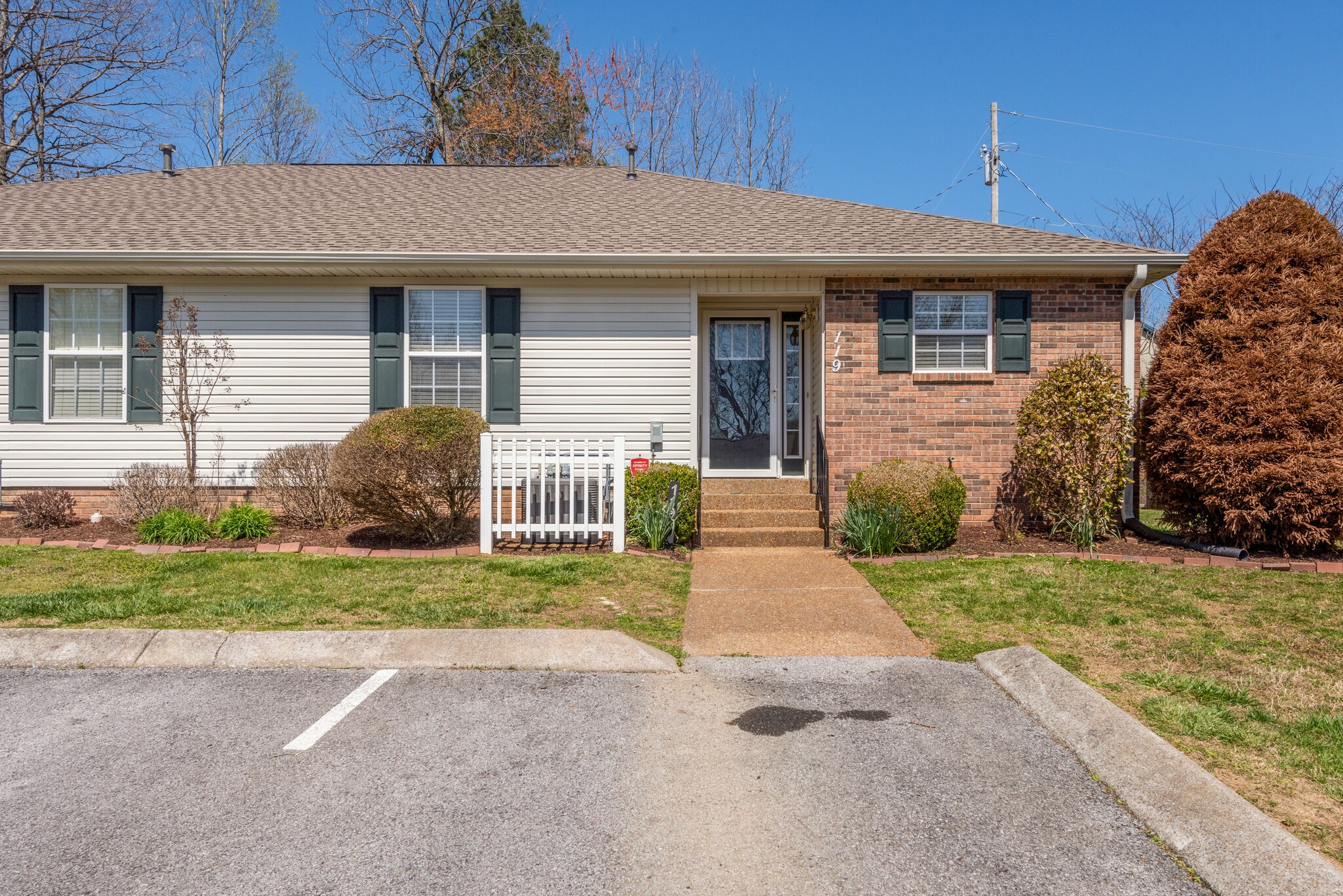119 Eastdale Ln