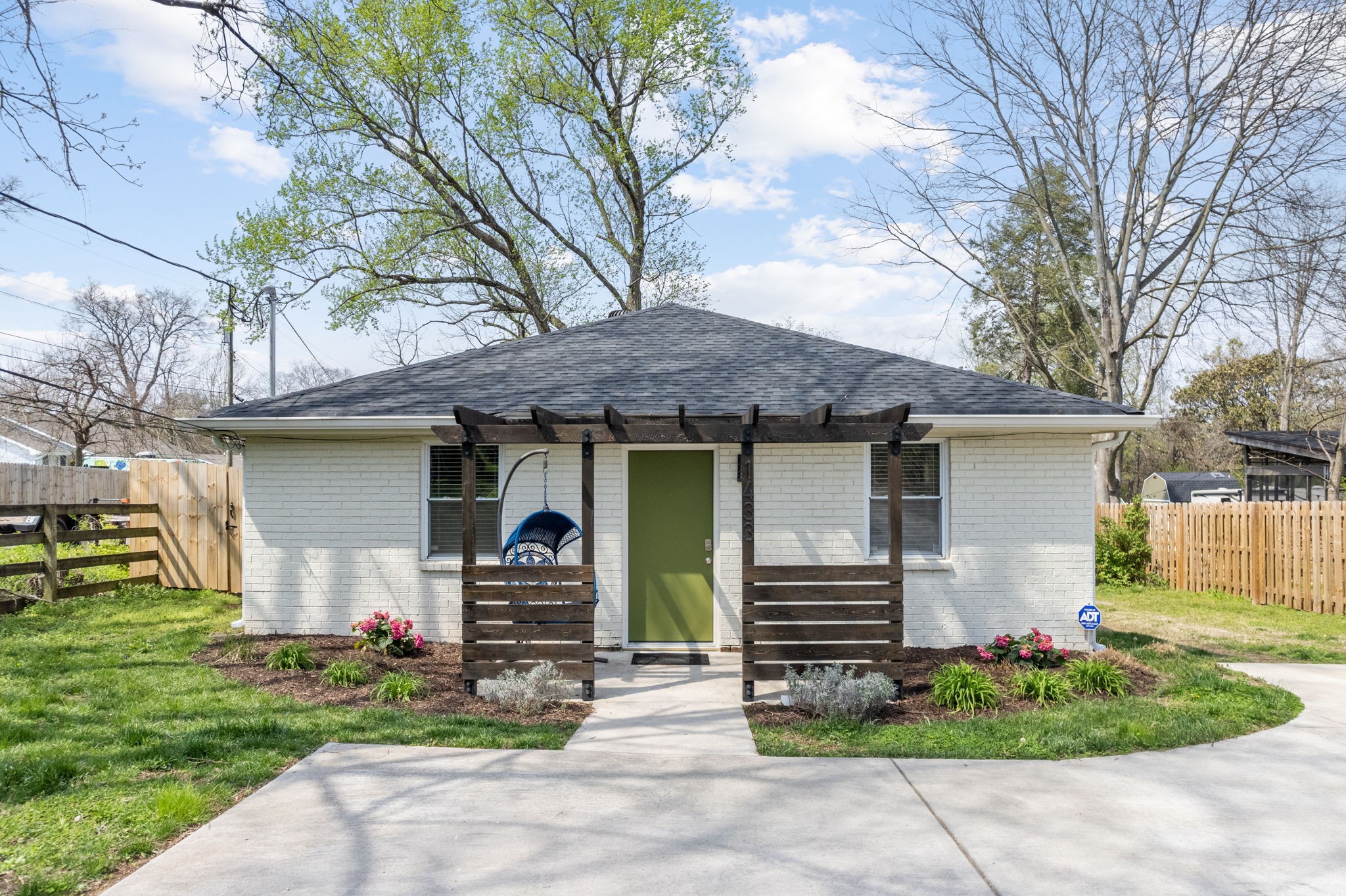 1433 McGavock Pike