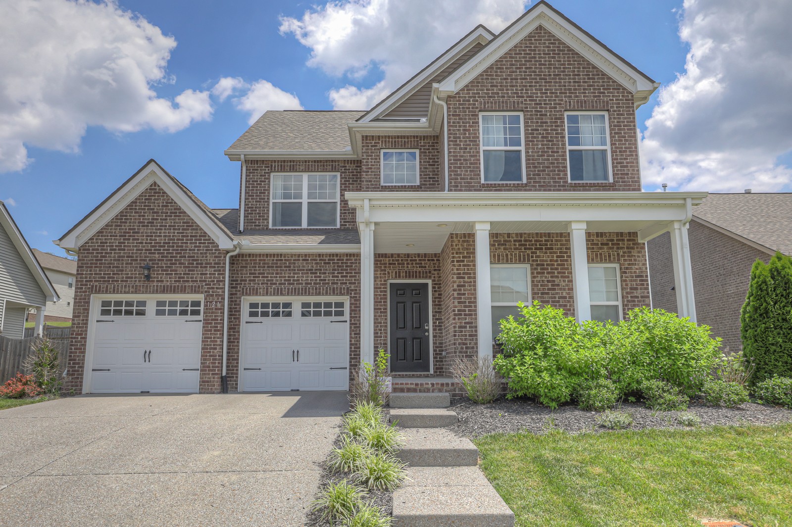 121 Lightwood Dr