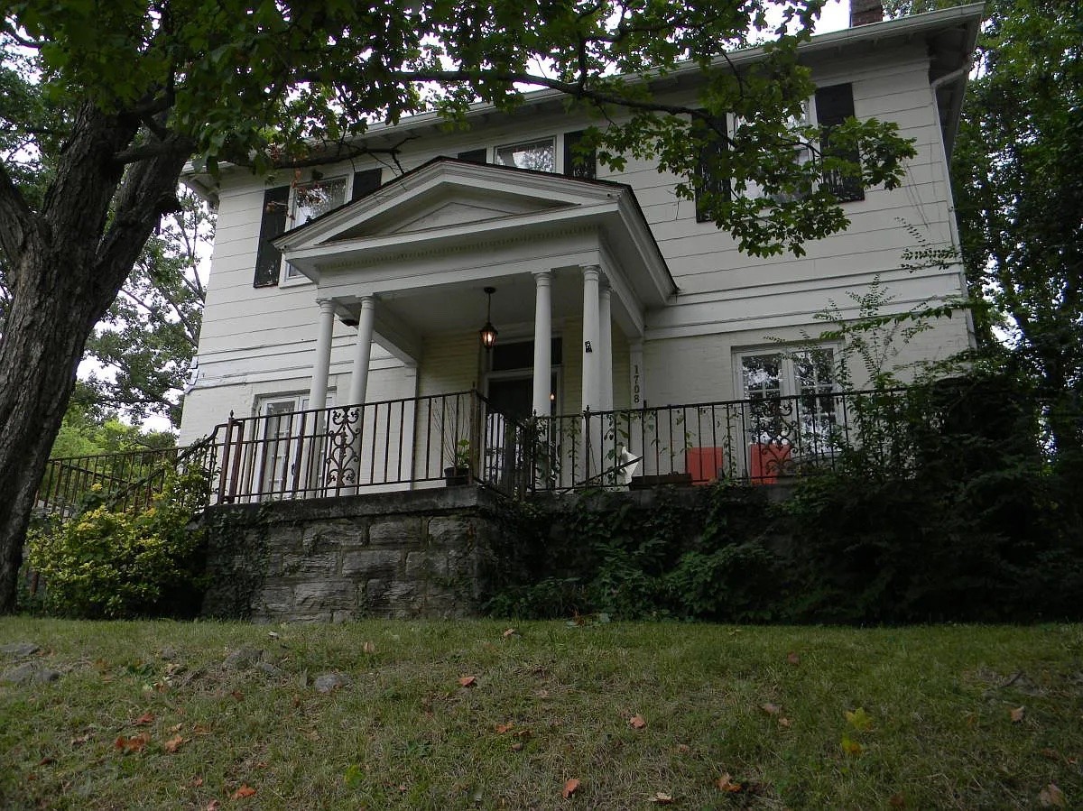 1708 Sweetbriar Ave