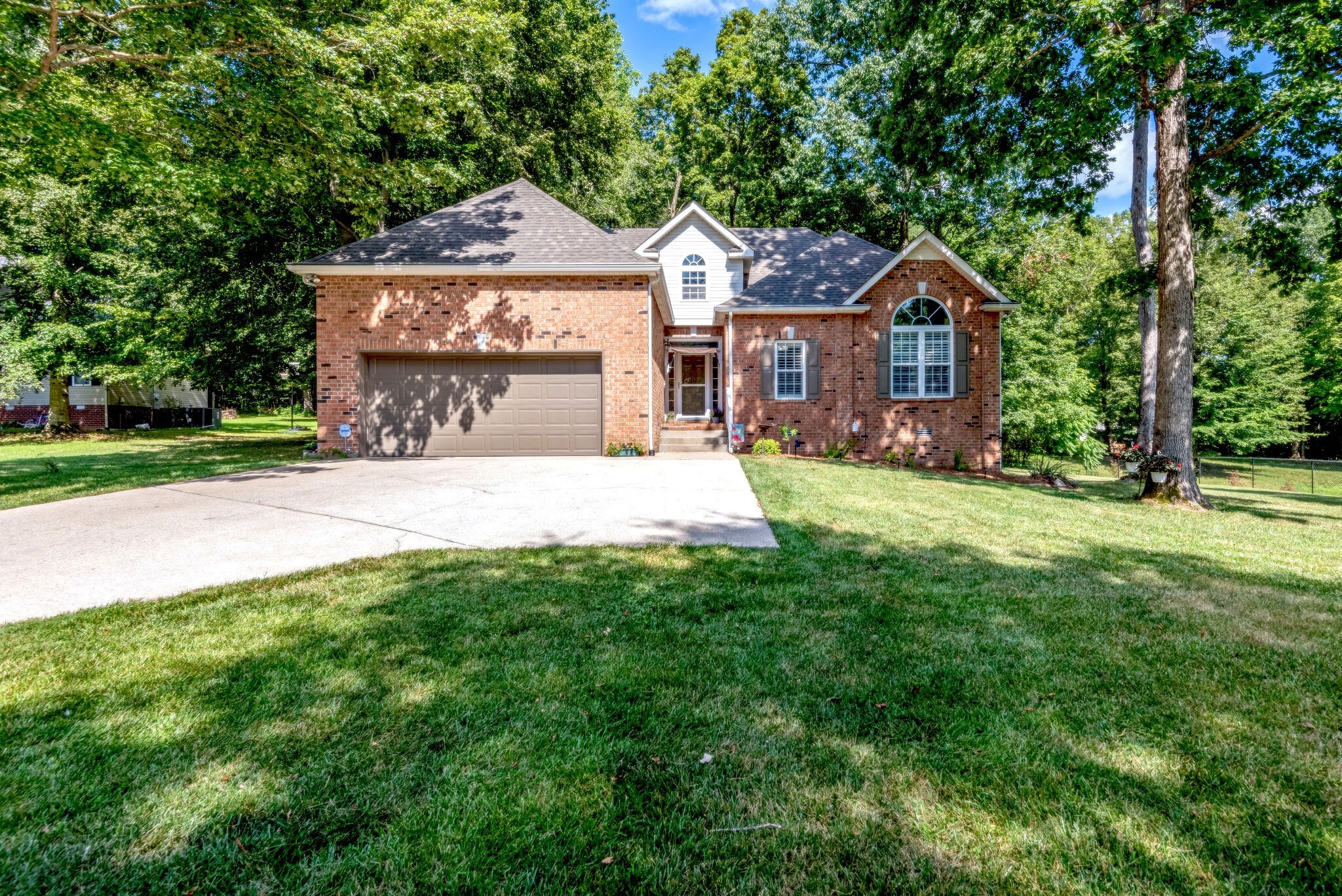 1032 Ballew Cir