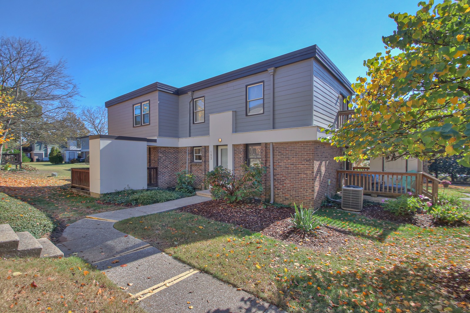 940 Gale Ln